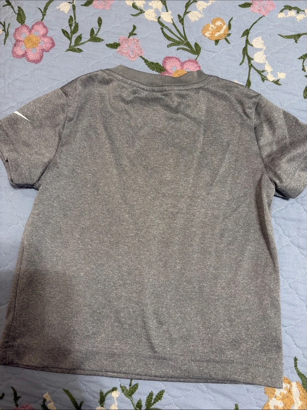 Nike Dri-Fit Pullover SS TShirt Grey & White PreOwned Size 3T